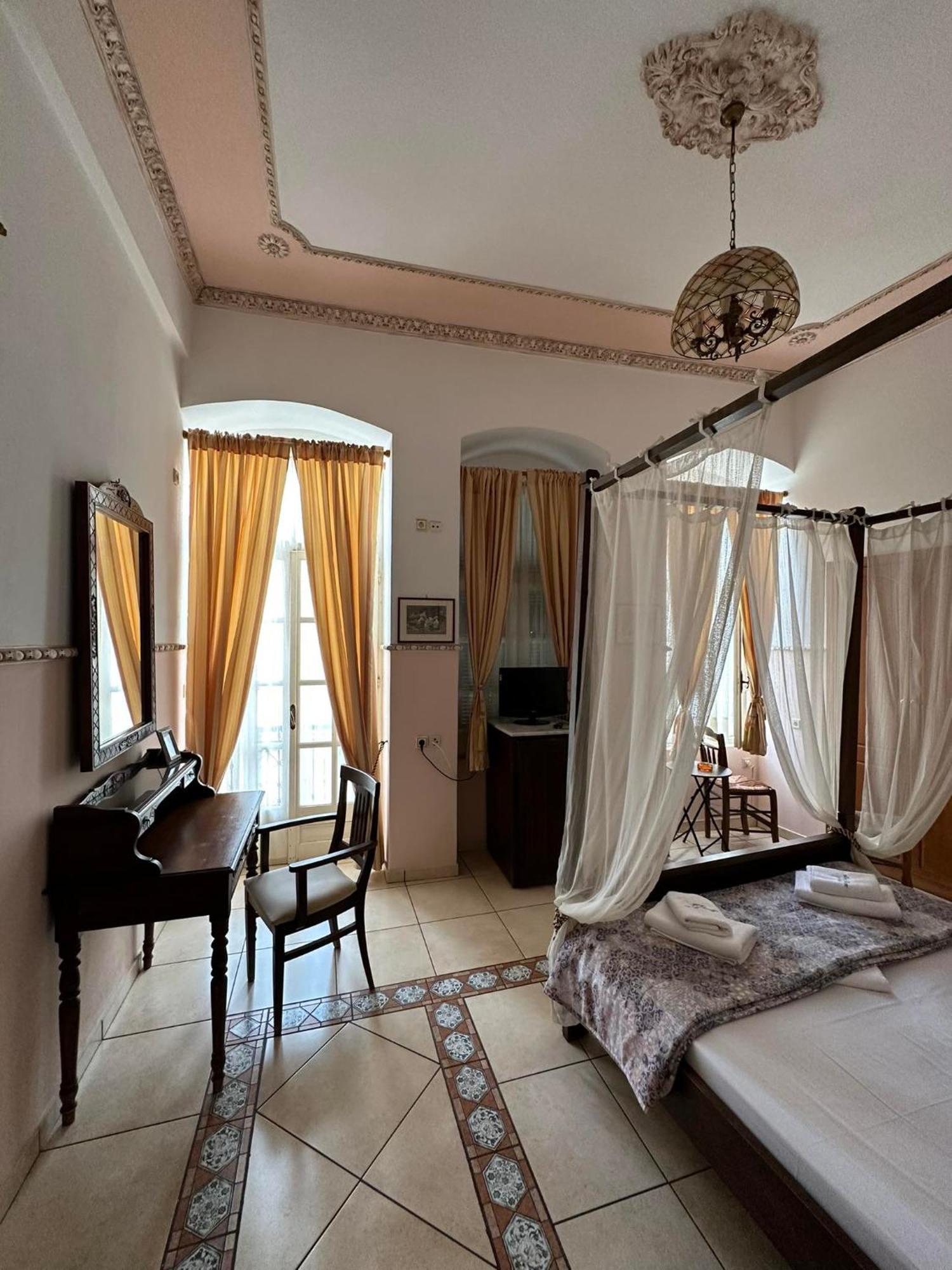 Monte Kristo Hotel Ermoupoli Esterno foto