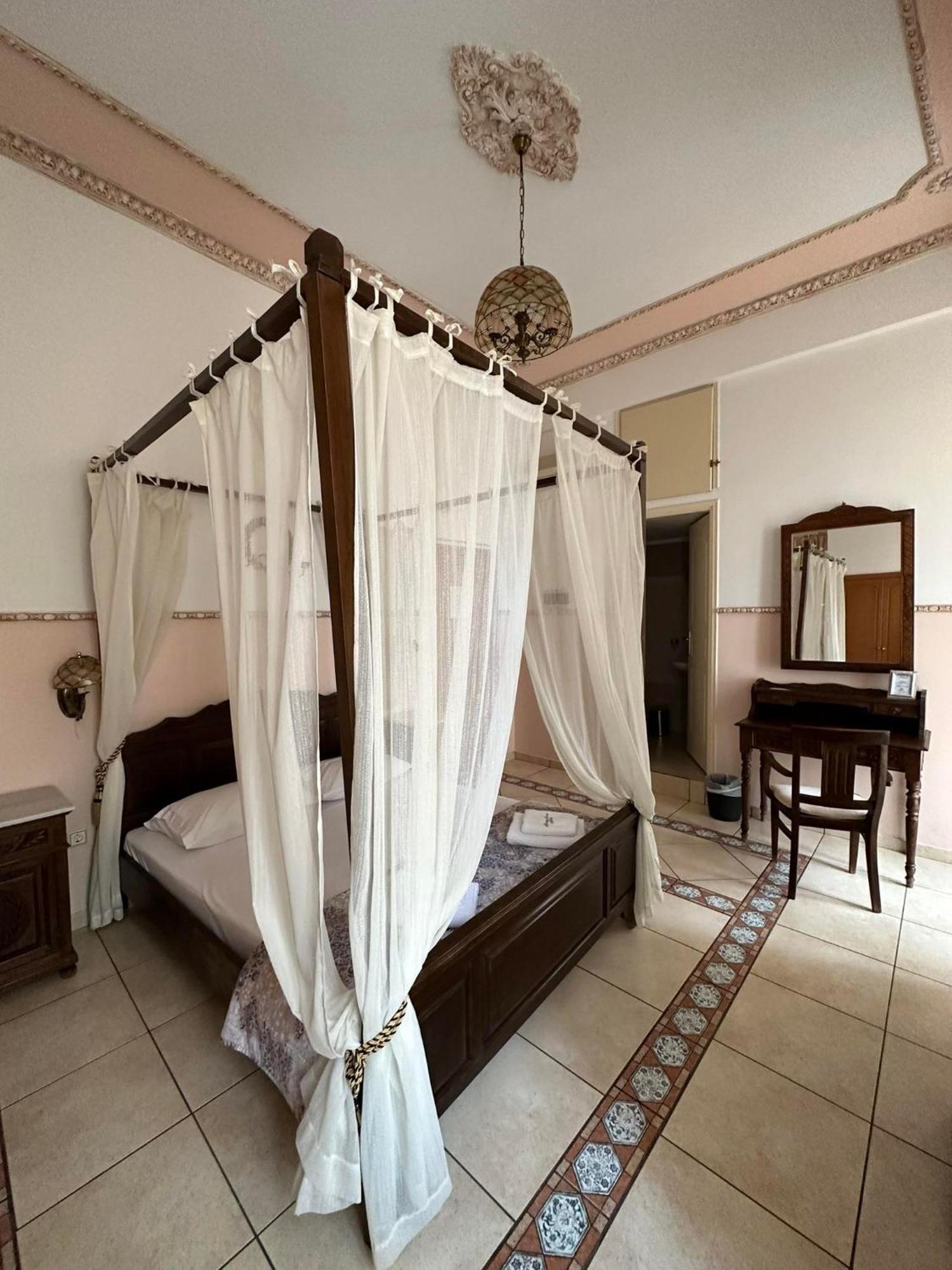 Monte Kristo Hotel Ermoupoli Esterno foto
