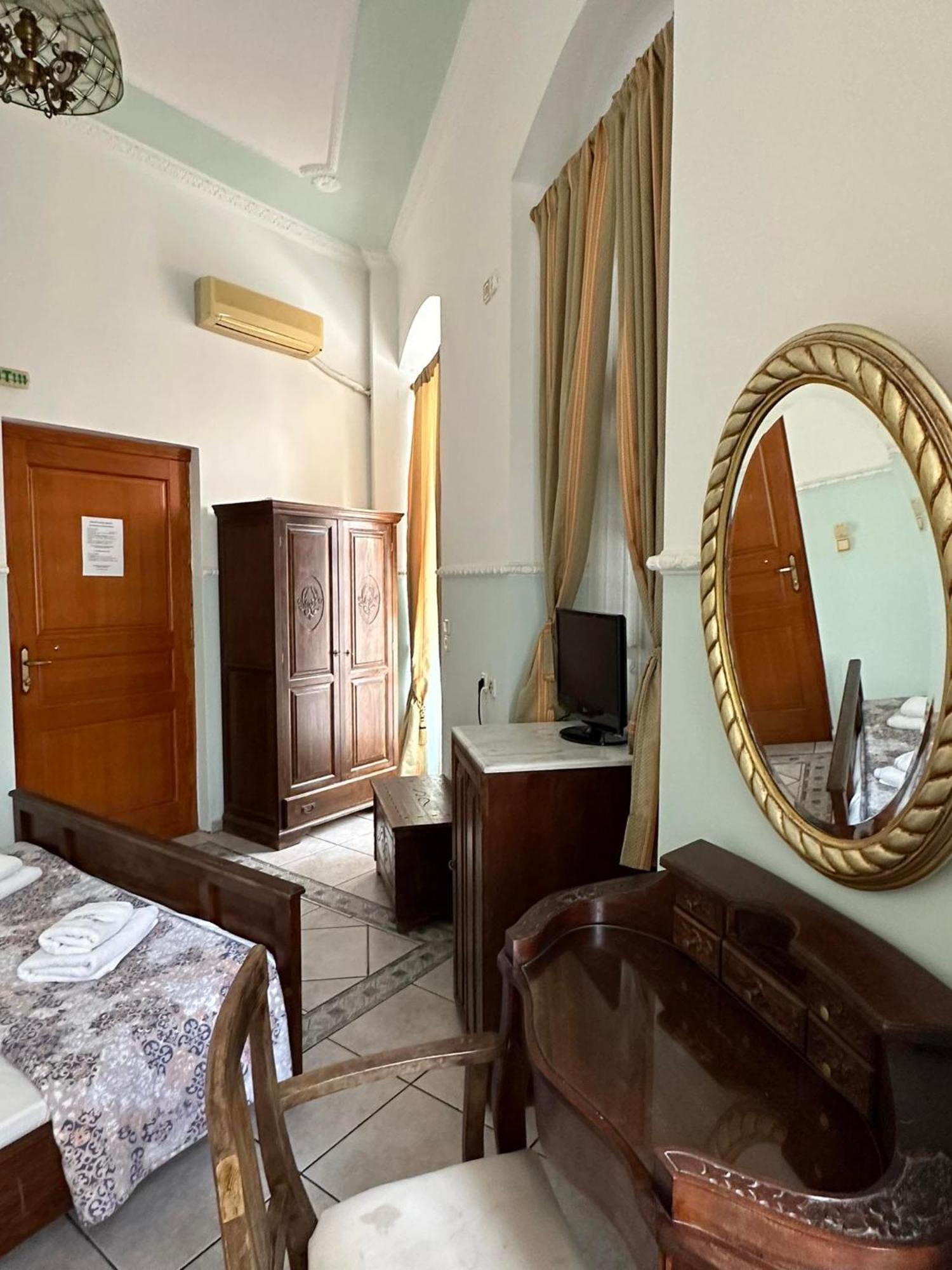 Monte Kristo Hotel Ermoupoli Esterno foto