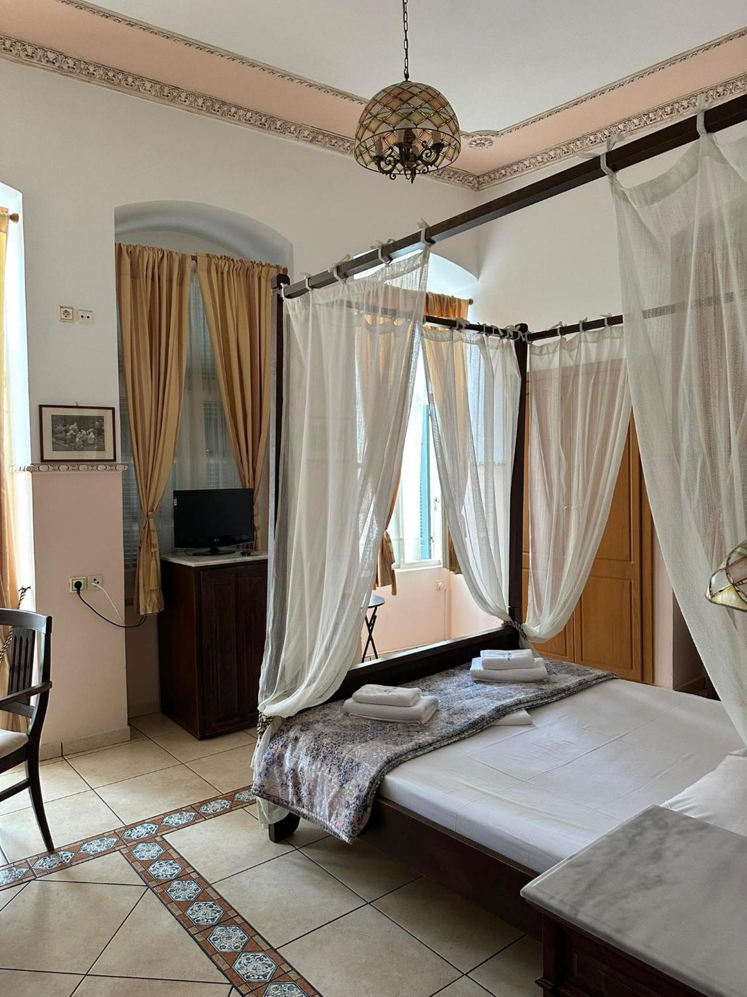 Monte Kristo Hotel Ermoupoli Esterno foto